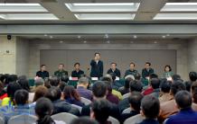 張家界市領導看望參加政協(xié)七屆一次會議委員