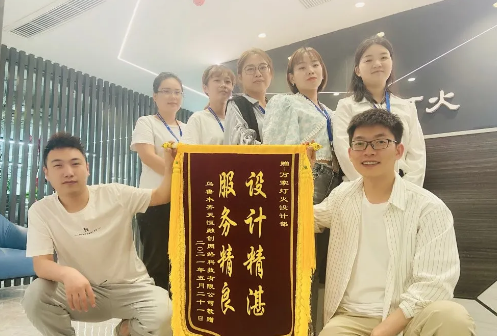 以服務(wù)為己任，以滿意為準則——萬家燈火好評如潮！